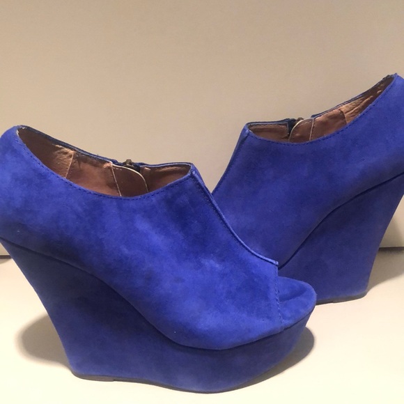 Blue suede wedges! - Picture 2 of 4